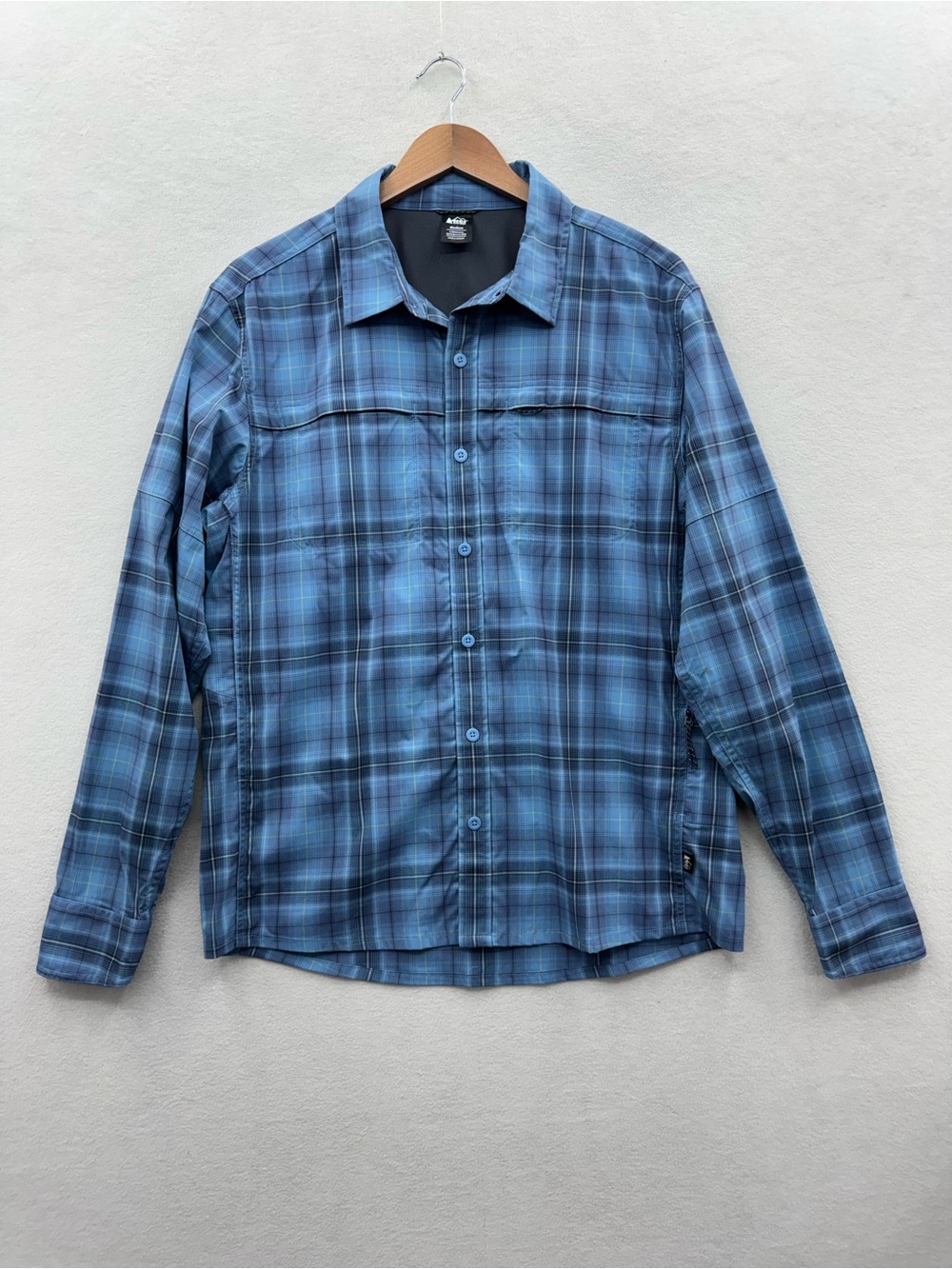 REI Men’s Medium Blue Plaid Shirt Vented